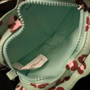 Heart Shaped Leopard Print Crossbody Bag Mint Green Pink Animal Print Purse thumbnail 5