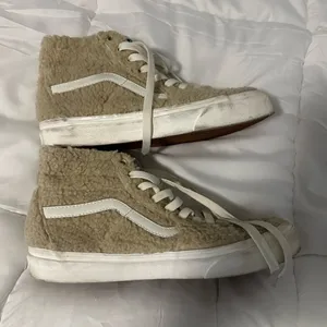 Vans SK8-Hi Tapered Cozy Hug Sherpa High Top Sneakers Women's Size 9 Cream thumbnail 1