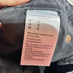 American Eagle Black 90s Boyfriend‎ Distressed CutOff Hi Rise Denim Shorts Sz 12 thumbnail 7