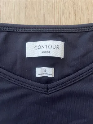 Aritzia Contour Black Short Sleeve Top in Women's Small thumbnail 3