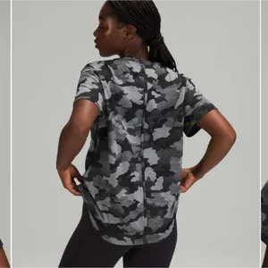 Lululemon All Yours Short Sleeve Training Tee Speckled Camo Womens Size 8/10 thumbnail 2