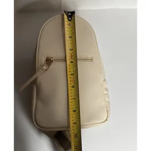 Universal Threads Crossbody Bag Womens Small Light Beige Zip Pockets Adjustable thumbnail 15