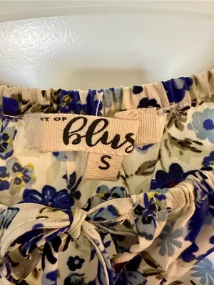 Hint of Blush - Adorable Blue Floral Dress - NWOT! thumbnail 5