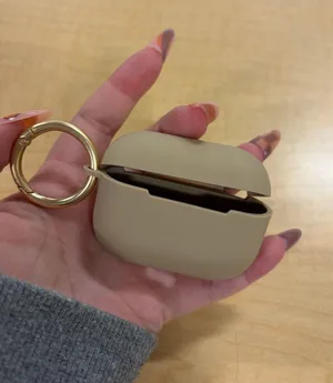 Apple AirPods Pro 2nd Generation case with clip  thumbnail 1