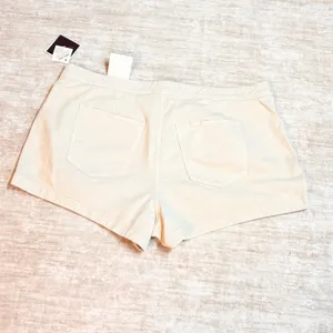 Ava & Viv Women’s 24 Plus Beige Comfort Waist Stretch High Rise Smart Shorts New thumbnail 6