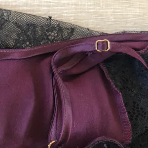 Victoria's Secret silky slip with BLK lace sides thumbnail 9
