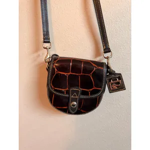 Dooney & Bourke Crossbody Womens Small Brown Croc Embossed Leather Saddle Bag thumbnail 7
