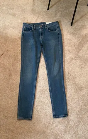 Skinny Jeans thumbnail 1