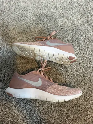 Women’s Nike thumbnail 6