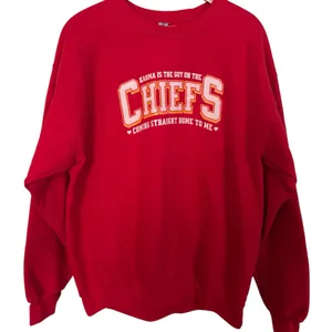 Gildan Taylor Swift Karma Is the Guy On the Chiefs Crewneck Sweatshirt thumbnail 2