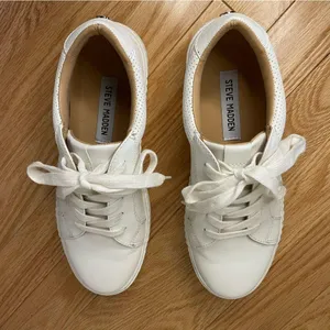 Steve Madden Toliver Sneaker, White, Size 7.5, EUC thumbnail 10