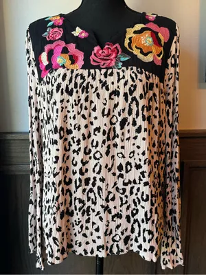 Embroidered Floral Yoke Leopard Print boho peasant top large Euc thumbnail 1