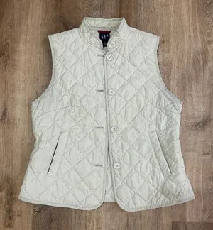 Gap | Women's Cream‎ Off White Button Front Mock Neck Quilted Vest, Size M thumbnail 1