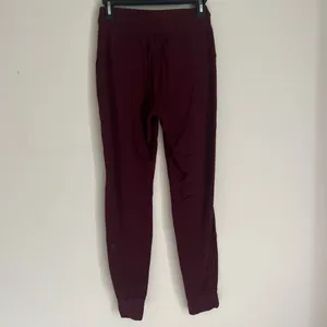 Lululemon Maroon Ready To Rulu Joggers Size 4 thumbnail 4