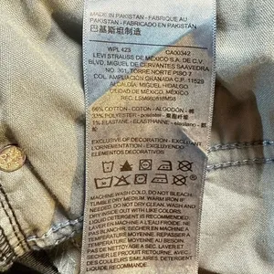 Levi's Signature Women's Modern Chino‎ Shorts Dark Blue Denim Size 4 Casual thumbnail 4