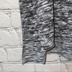 American Eagle Marled‎ Black & White Textured LS Top thumbnail 2