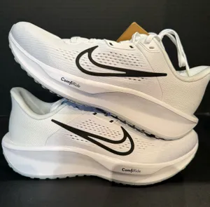 Nike women’s Quest 5 size 9W thumbnail 1