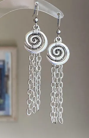 Handmade swirl/spiral chain dangle earrings🌀💚⭐️ thumbnail 2