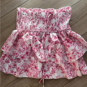 Floral Pink Women's Shorts NEVER WORN Willing to accept offers!!! thumbnail 1