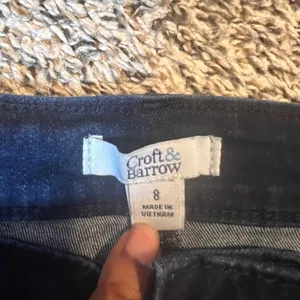 Croft & Barrow‎ Women's Dark Wash Denim Cropped Wide Leg Jeans Size 8 thumbnail 2