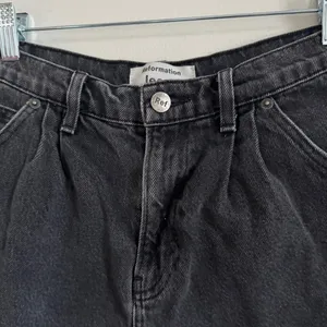 Reformation Isabelle Pleated Short Size 25 Black Denim High Waisted Jean thumbnail 3