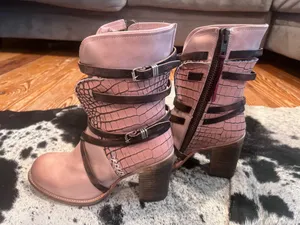 FREEBIRD by Steven NWOT Crocodile Bakers Discontinued Color booties thumbnail 2