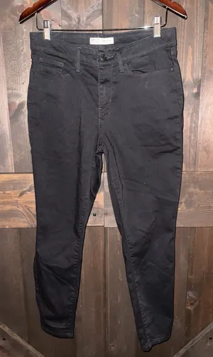 Signature Levi Strauss Jeans Women's 10 Short Black‎ Mid-Rise Skinny 30x28 thumbnail 1