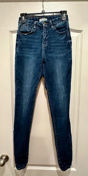 KanCan - Kurvy Ultra High Rise Skinny Jeans - Great condition! thumbnail 1