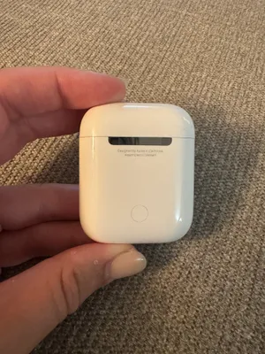 Apple AirPods 2nd Generation thumbnail 6