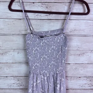 Hollister Floral Smocked Dress Size Large thumbnail 2