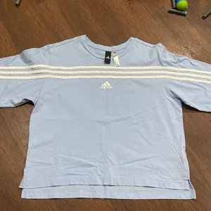 Adidas cropped top thumbnail 1