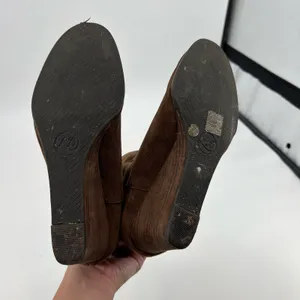 Lucky Brand Gennee brown Suede Wedge Pull On Ankle Booties almond toe Size 8.5 thumbnail 4