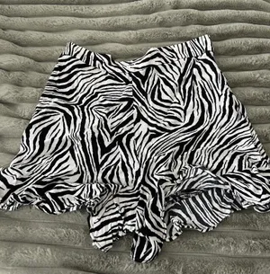 ZARA Zebra Skort thumbnail 2