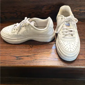 Nike Women's Air Force 1 Platform Sneaker Shoes in size 6 thumbnail 2
