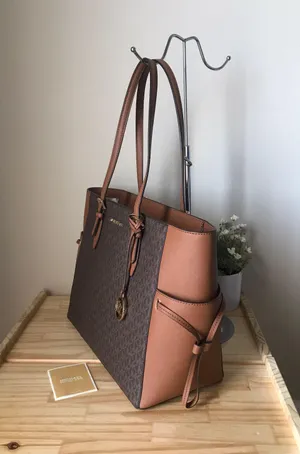 Michael Kors Purse thumbnail 4