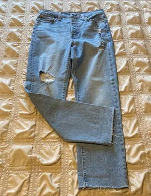Levi Levi’s Wedgie Straight Frayed Hem Jeans thumbnail 1