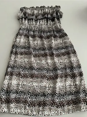 Velvet Torch Strapless Smocked Dress in Brown and White Print S thumbnail 1
