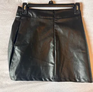 Leather skirt thumbnail 1