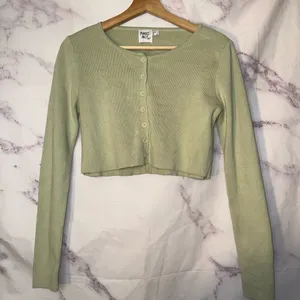 Princess Polly Michael Cropped Cardigan Top in Green thumbnail 1