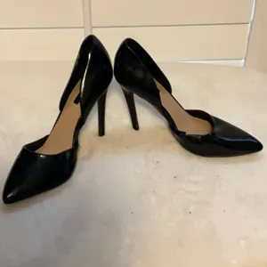 Forever 21 Black Patent Leather Stiletto Heels thumbnail 2