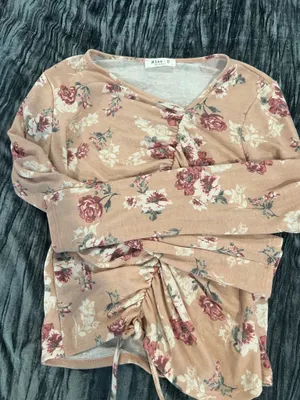 Pink floral long sleeve top by Miss U thumbnail 1