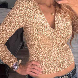 Abercrombie and Fitch Long Sleeve Twist Front Blouse in Light Brown Size‎ Small thumbnail 11