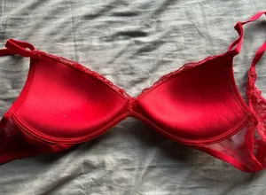 Victoria's Secret Black Lace Bra thumbnail 2