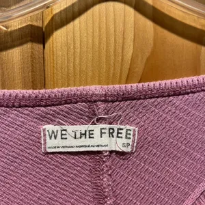 Free People We The Free Shirt‎ Pink Waffle Knit Cropped Top Long Sleeve Small thumbnail 4
