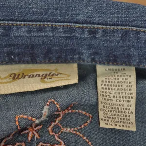 Wrangler Ladies' Snap Button Denim Embroidered Western Shirt Medium thumbnail 2