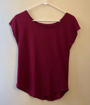 SO Relaxed Soft Short‎ Sleeved Woman's Top Summer Shirt Deep Red thumbnail 1
