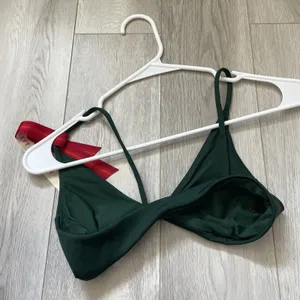 Left on Friday Bikini Top NWT pullover bralette womens Green (small) swim beach thumbnail 2