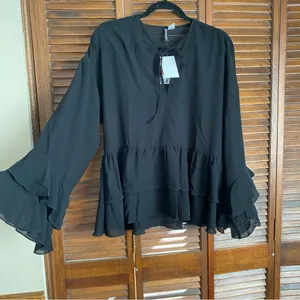 🌟NWT H&M Flounced Chiffon Blouse thumbnail 2