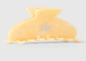 Alo Yoga thumbnail 1