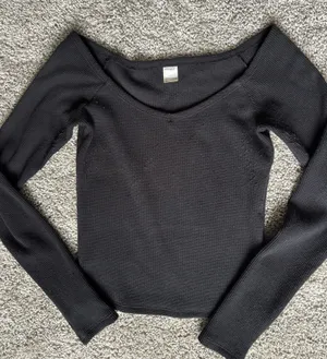 Hollister Black Off-The-Shoulder Top Long Sleeve thumbnail 1